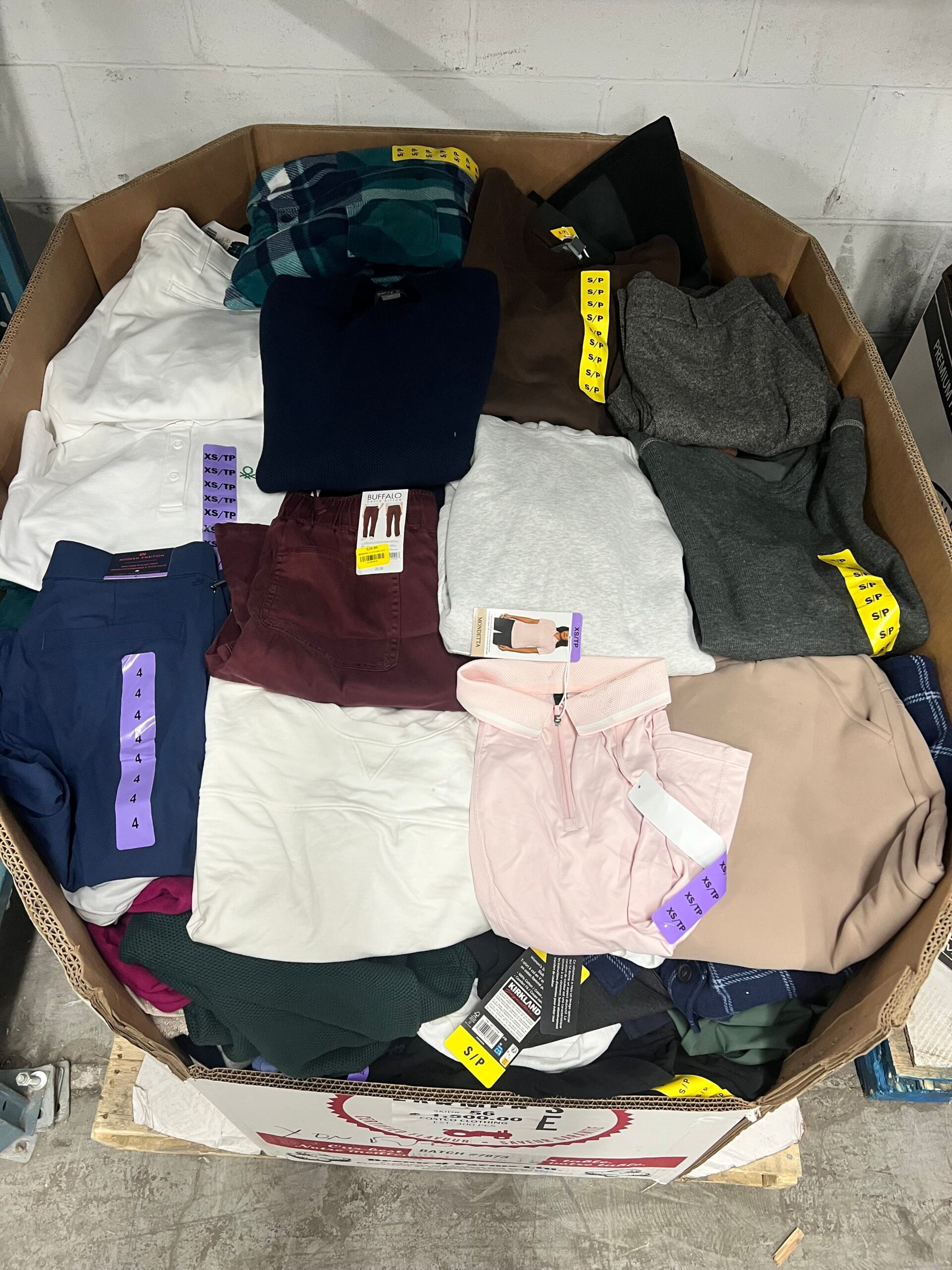 Brand Name Clothing Liquidation Pallet – 300 Pieces - Image 2