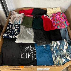 Alternative view of Mixed Apparel Liquidation Pallet – 400 Pieces